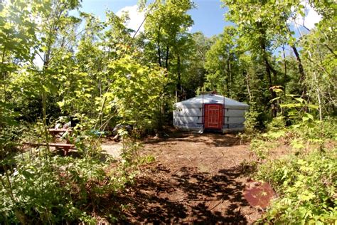 yurt rentals in quebec.